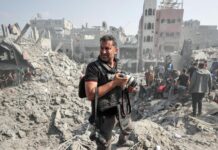 I giornalisti protagonisti di Inside Gaza, Riccardo Falcinelli e Alberto Pellai per l’anteprima di Conversazioni sul futuro